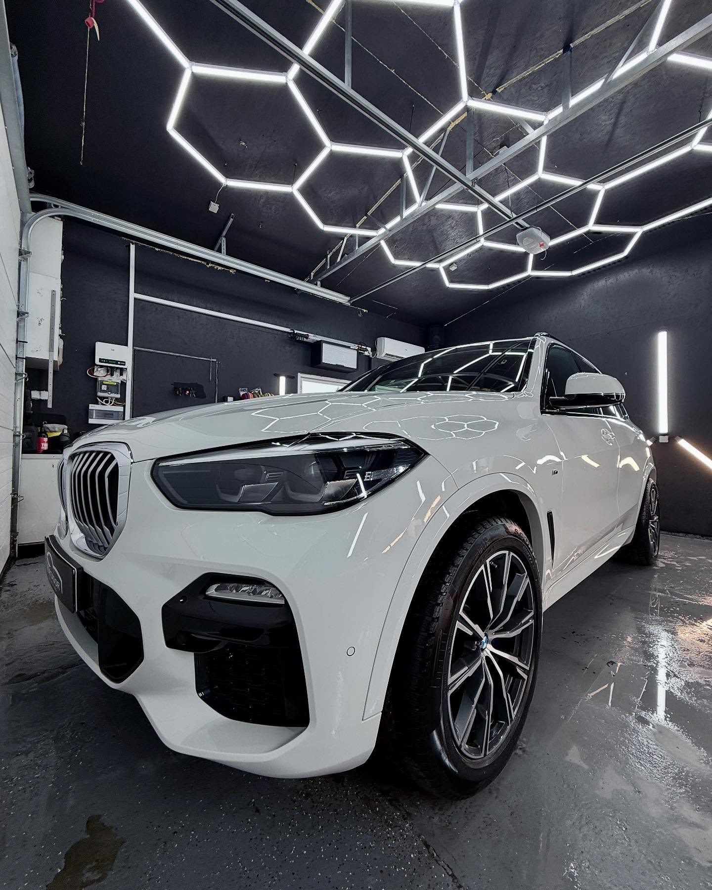 BMW po detailingu w studiu Fortador Car